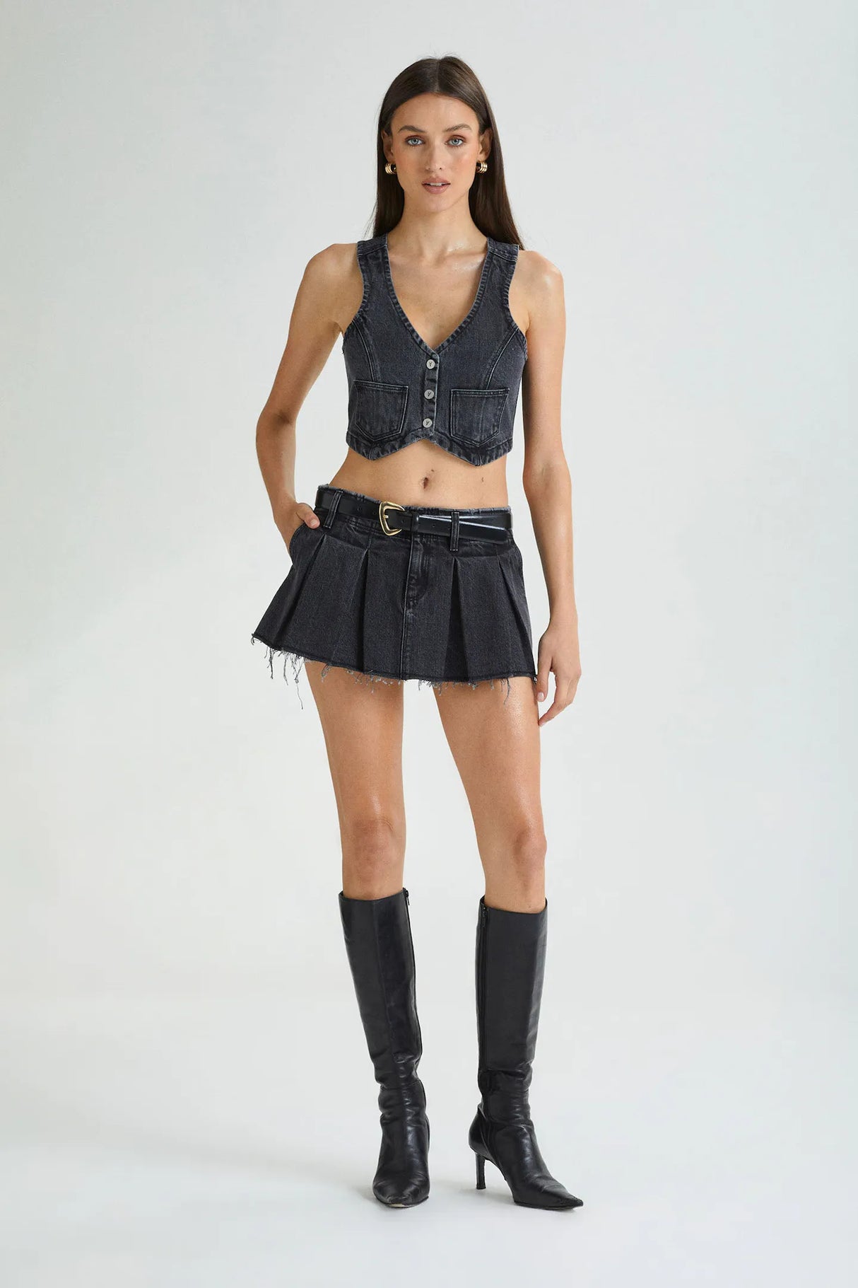 Abrand Womens Chloe Pleated Mini Skirt
