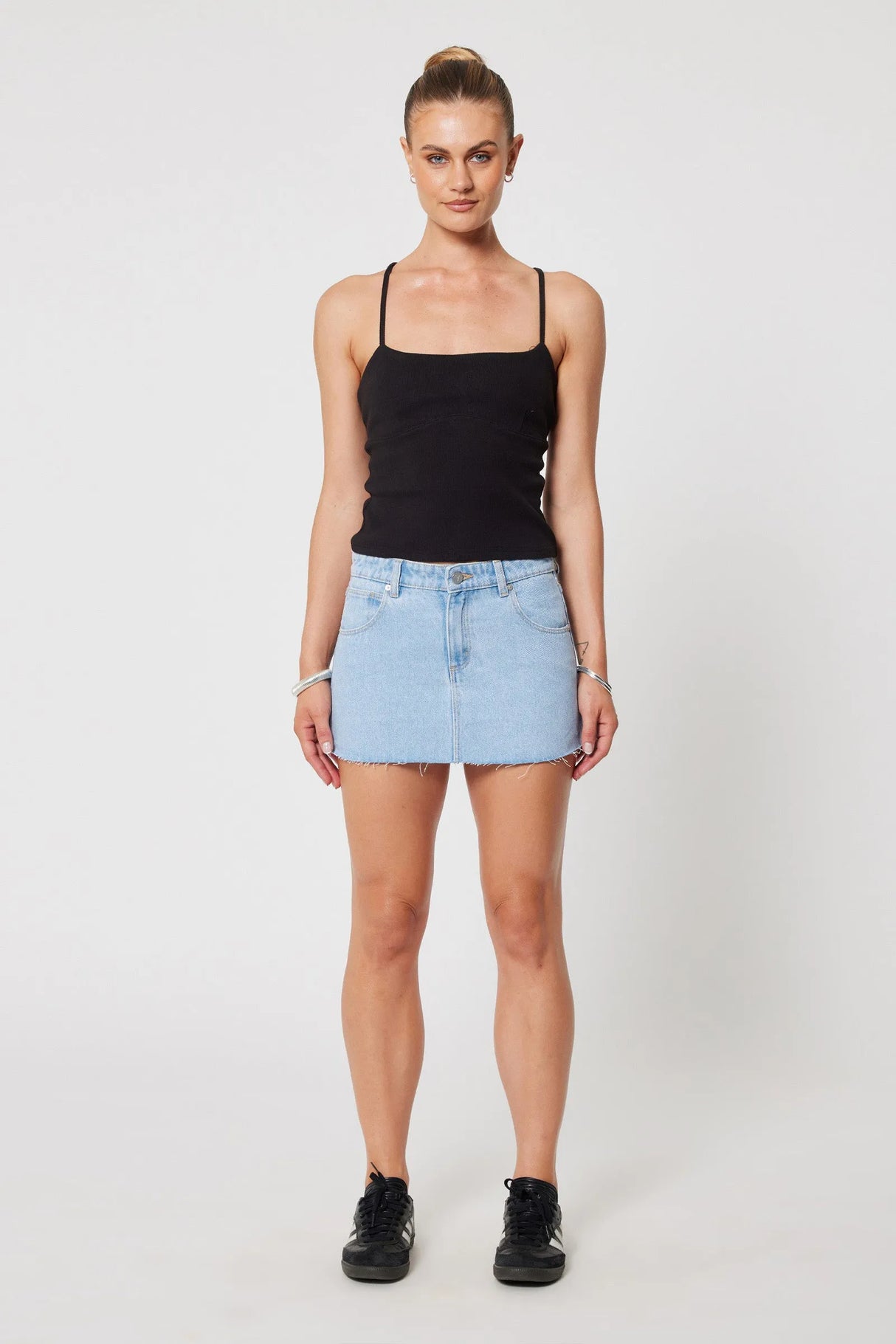 Abrand Womens 99 Low Skirt - Kendall