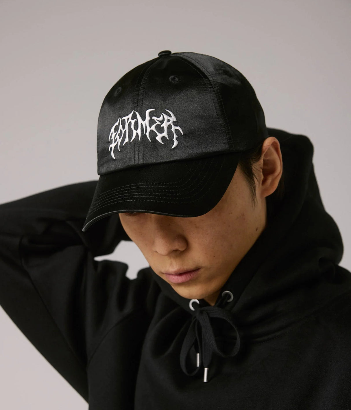 Former Puncture Satin Cap