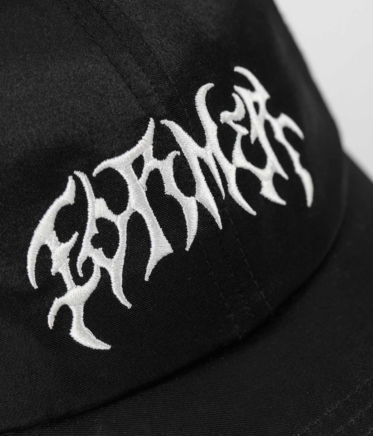 Former Puncture Satin Cap