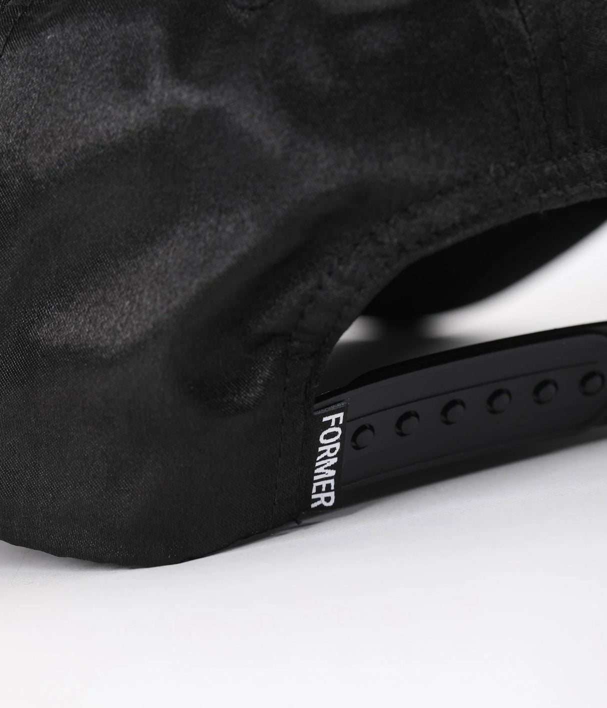 Former Puncture Satin Cap