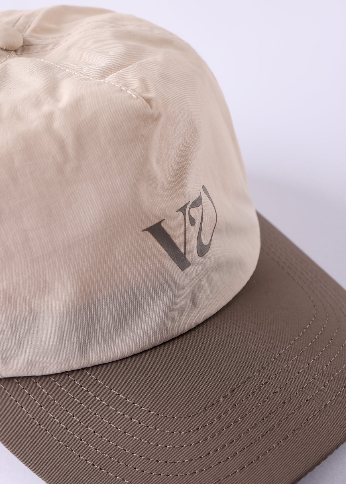 Rivvia VV Clean Cap