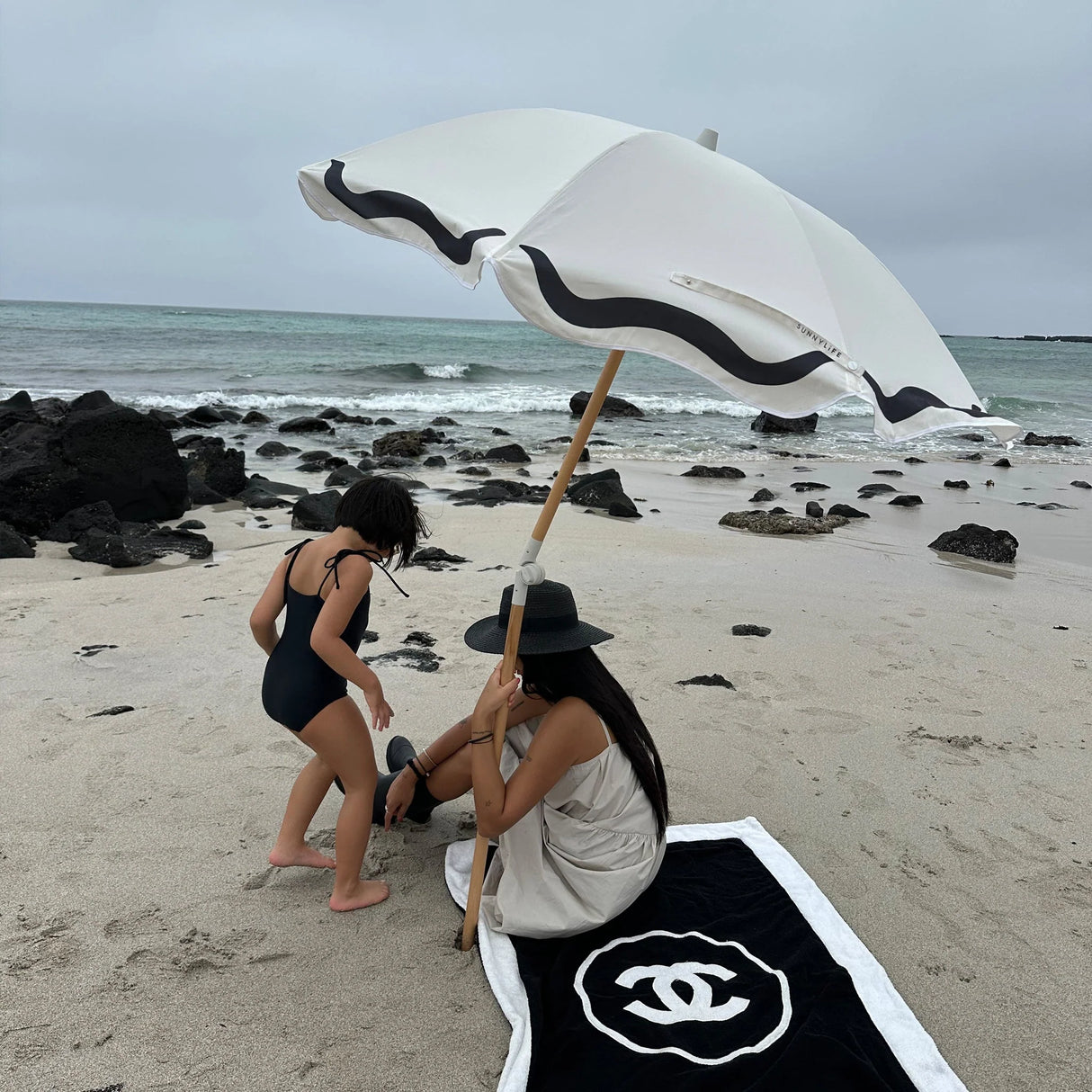 SUNNYLiFE Luxe Beach Umbrella