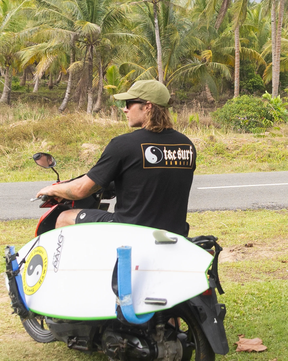 Town and Country Scorpion Tee