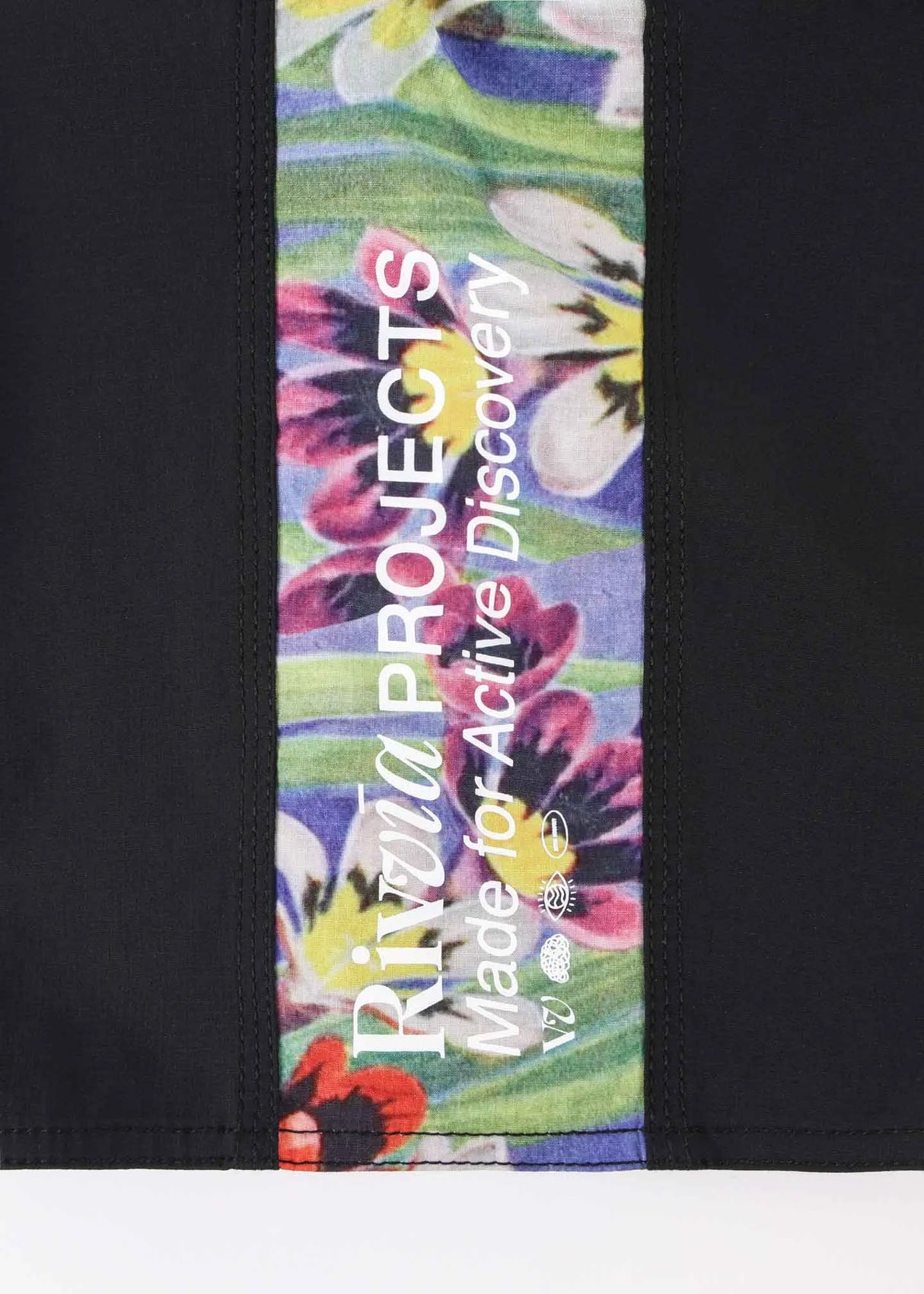 Rivvia Stereo 18" Decorative Trunk