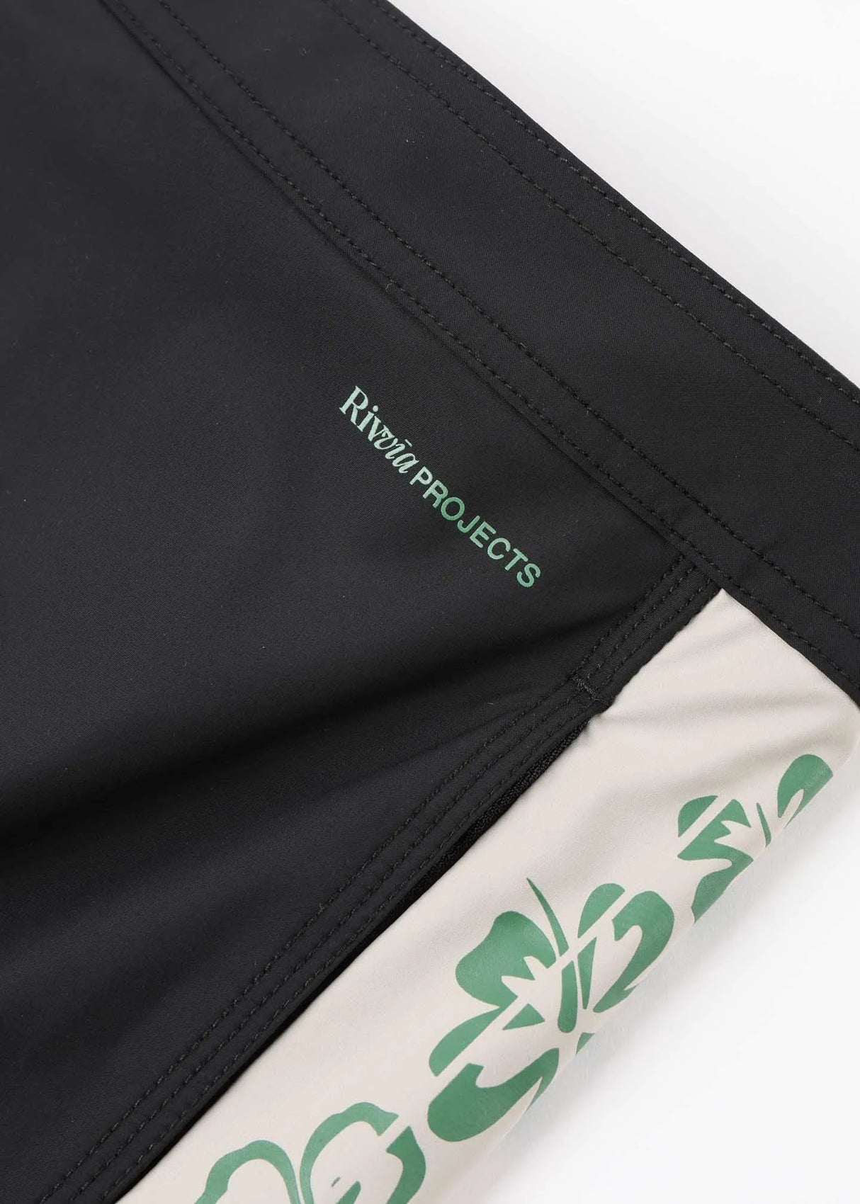 Rivvia Disclosure 19" Wallflower Trunk