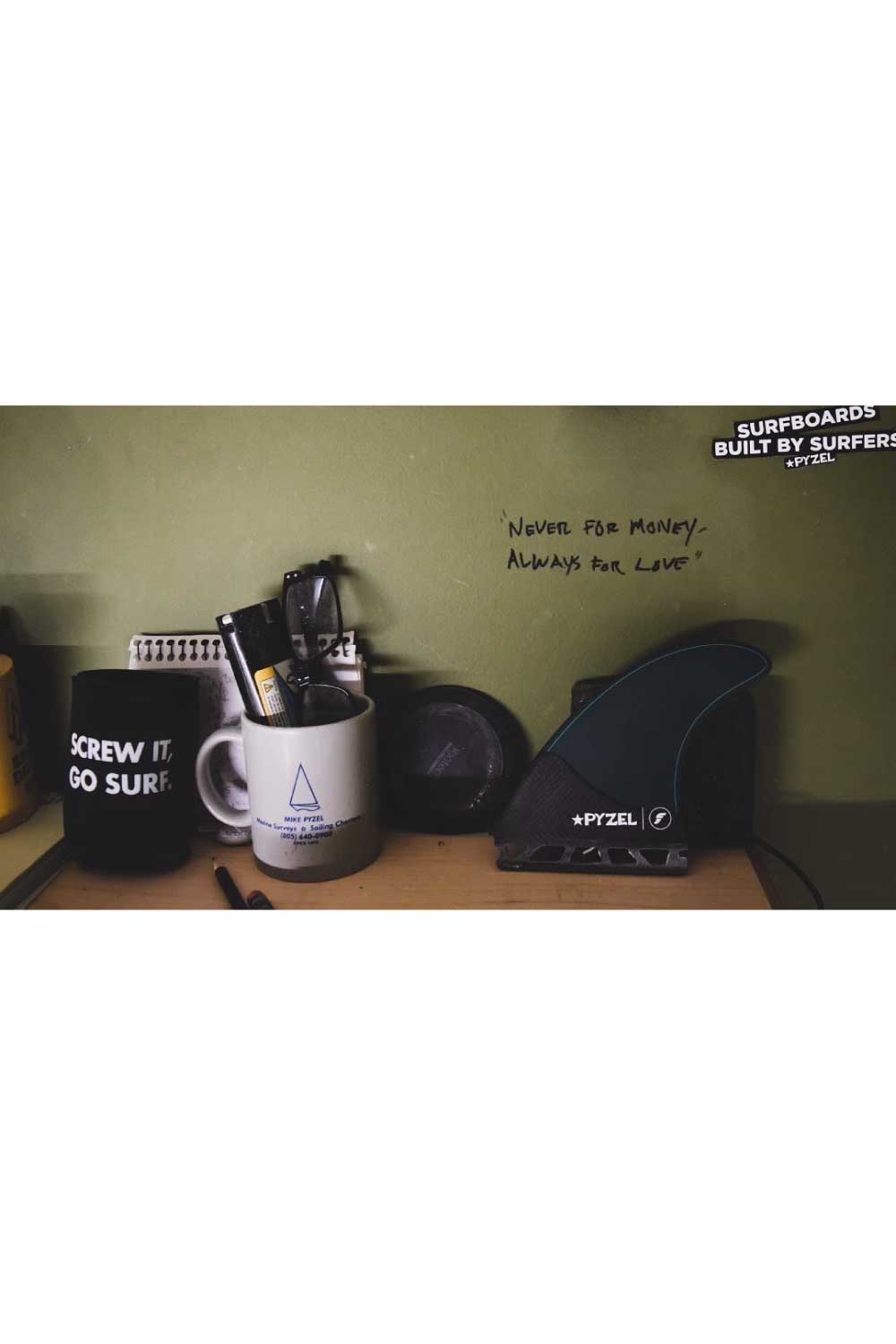 Futures Fins Pyzel Medium 5 Fin Tri Quad Set