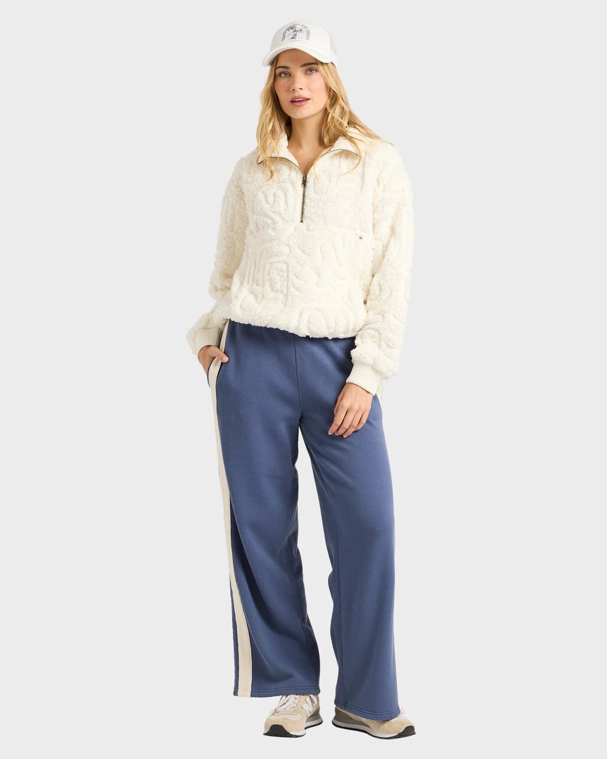 Billabong Womens Le Love Half Zip Pullover