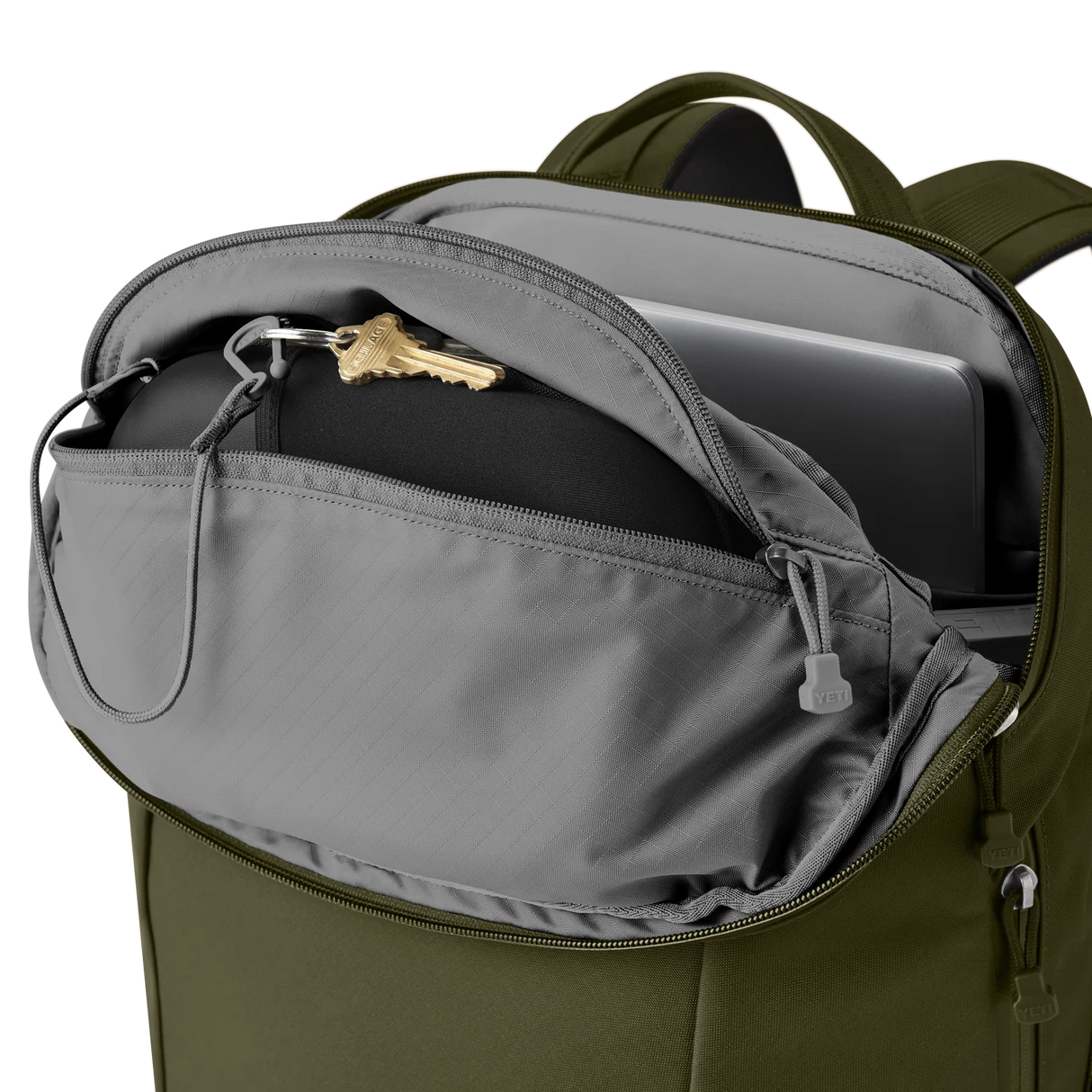 YETI Crossroads 22L Backpack