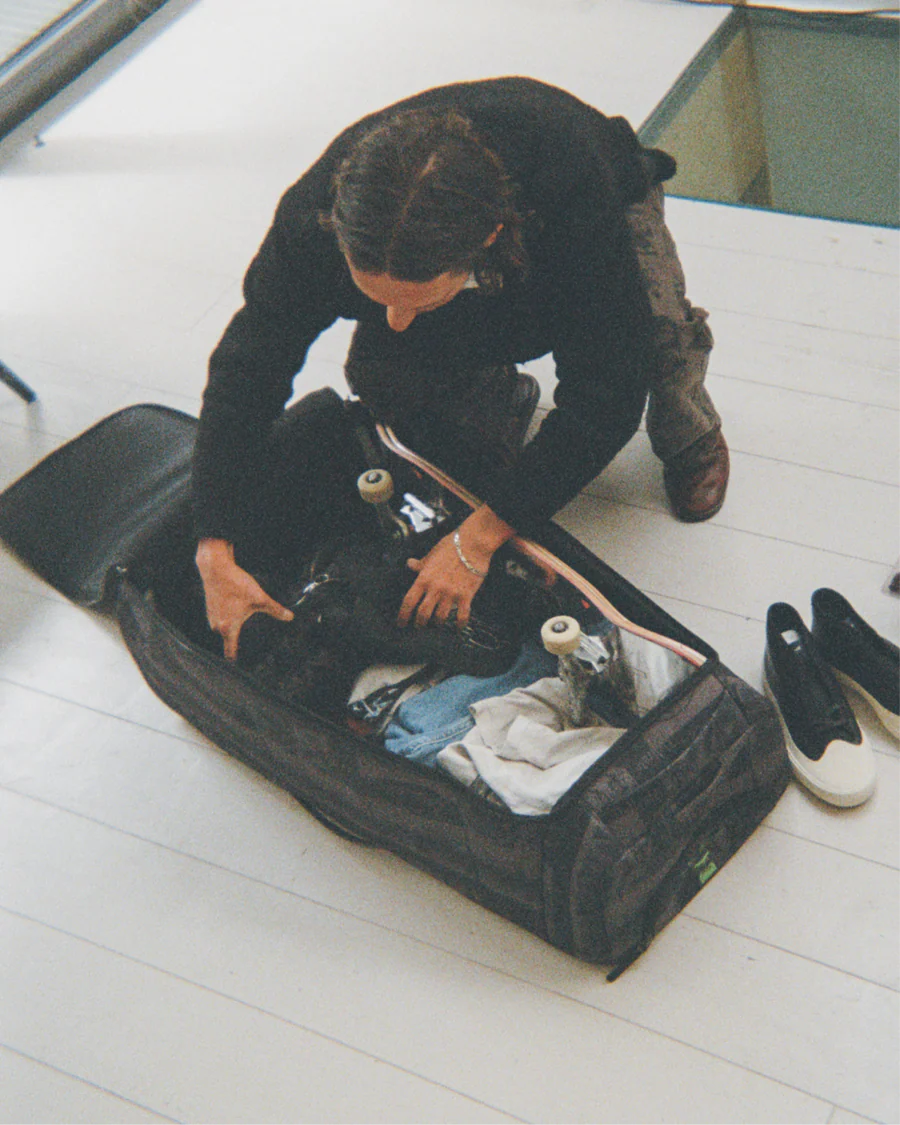 Db X FORMER Hugger Roller Bag Check-in 90L