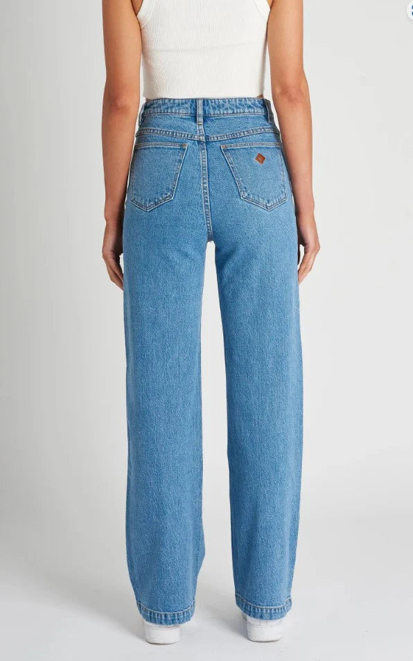 Abrand Womens 94 High & Wide Petite Jeans