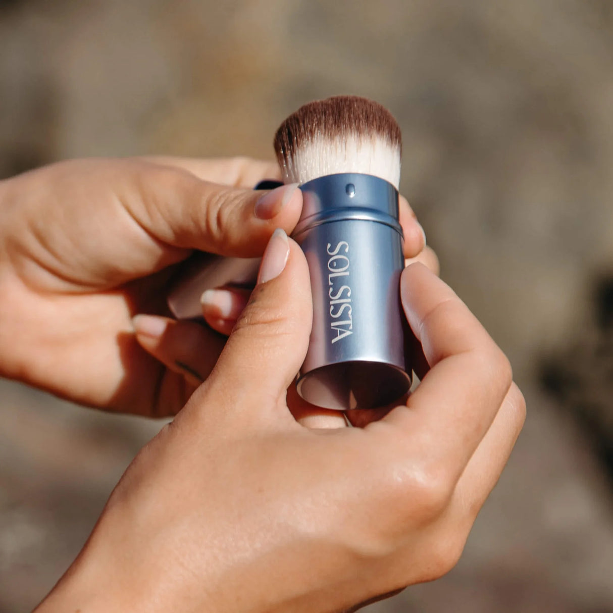 Sol Sista Retractable Kabuki Makeup Brush