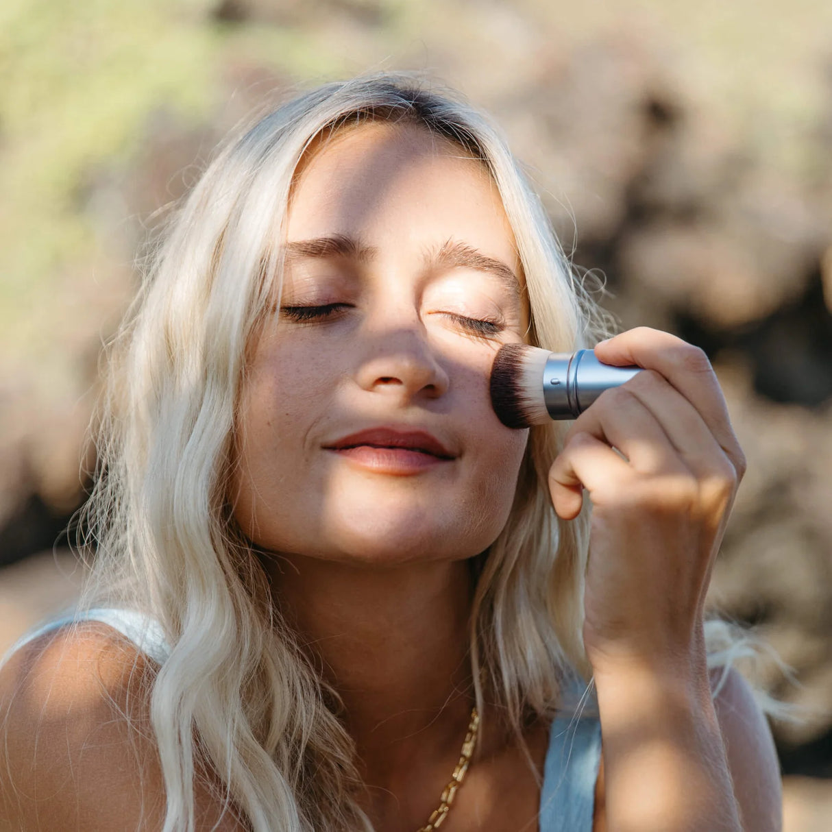 Sol Sista Retractable Kabuki Makeup Brush